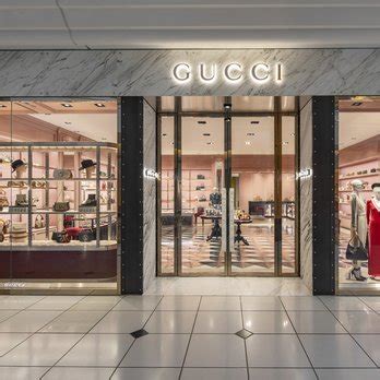 somerset mall Gucci store